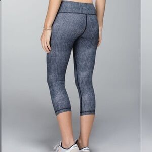 Lululemon Wunder Under Crop Full-On Luxtreme in Burlap Texture Black Dune size 6